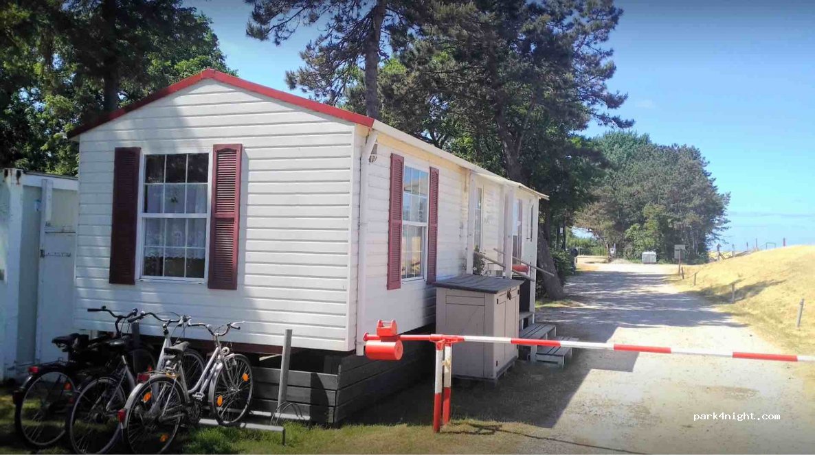 Camping on the dike — foto