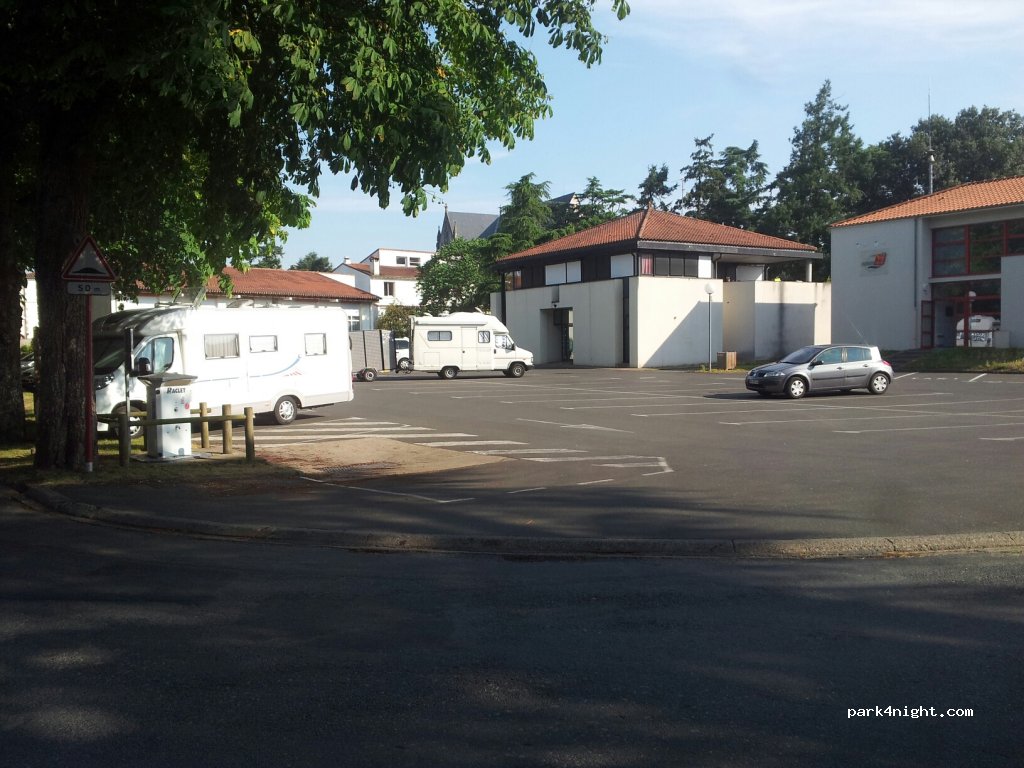 (44190) Boussay - Place des Marronniers — foto