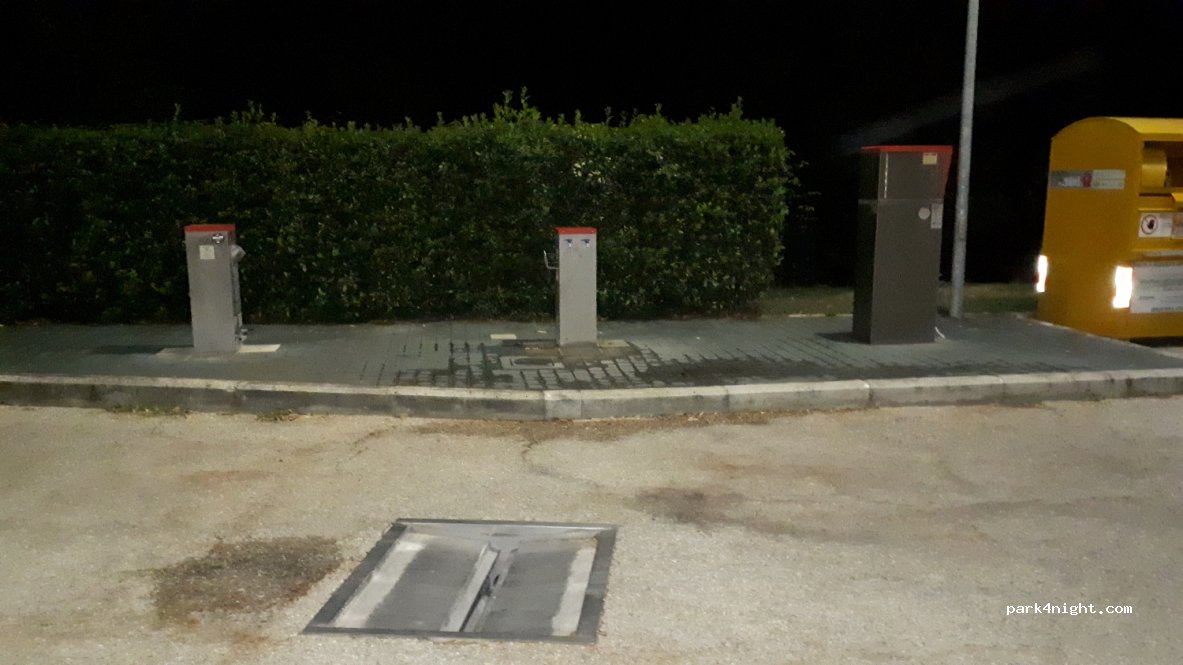Area sosta camper di Castellina — foto 2
