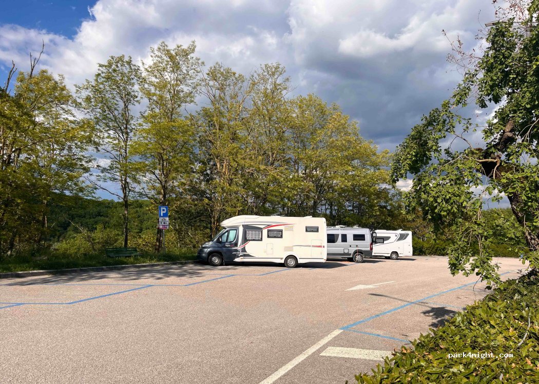 Area sosta camper di Castellina — foto 5