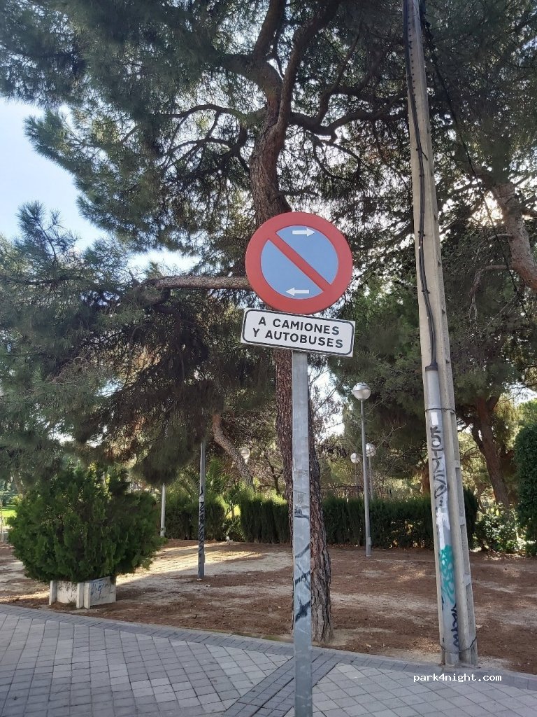(28040) Madrid - 1 Carretera de la Dehesa de la Villa — foto