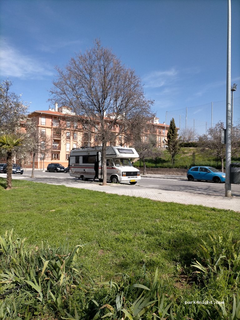 (18014) Granada - 371 Calle Periodista Luis Seco de Lucena — foto