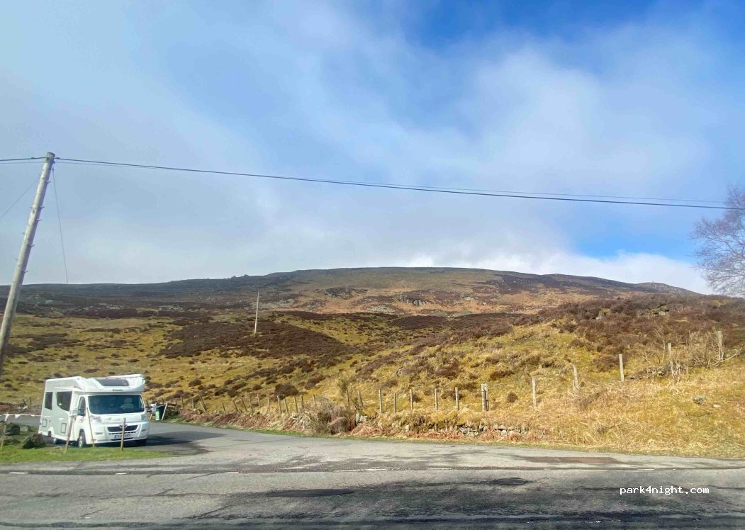 (PH10 7QB)  - Old Military Road — foto