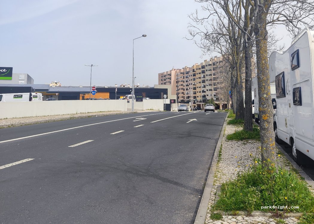 (1600) Lisboa - Rua César de Oliveira — foto 3