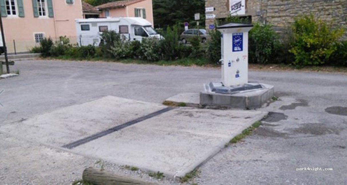 (12100) Millau - 18-22 Rue de la Saunerie — foto 2