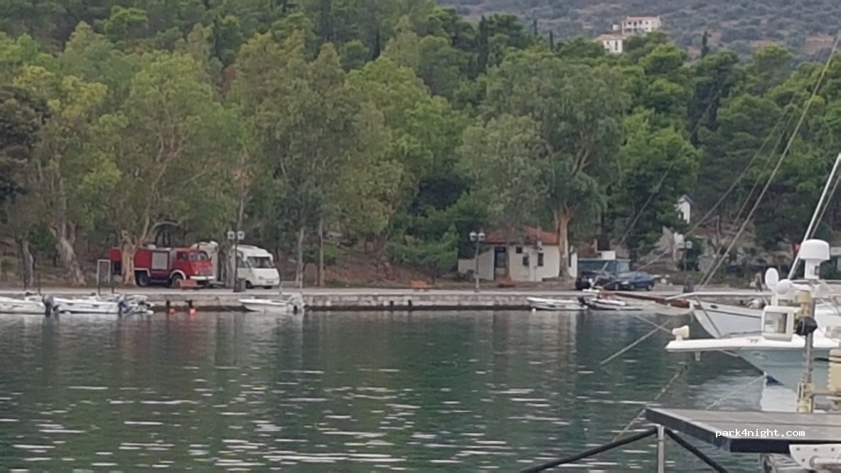 (330 52) Galaxidi - Unnamed Road — foto 2