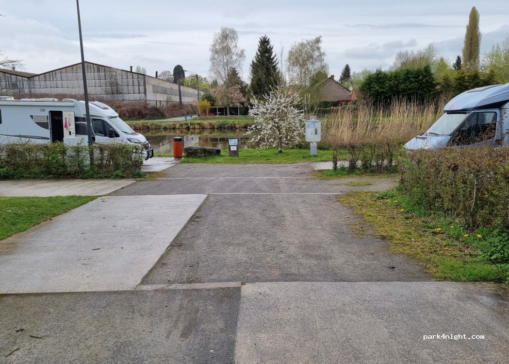 (59550) Landrecies - 2-6 Rue des Nerviens — foto