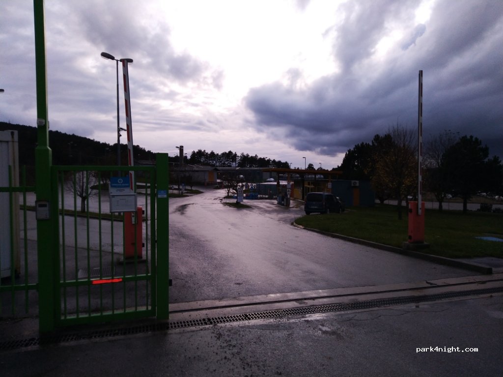 (6240) Kozina - 18 Kolodvorska ulica — foto