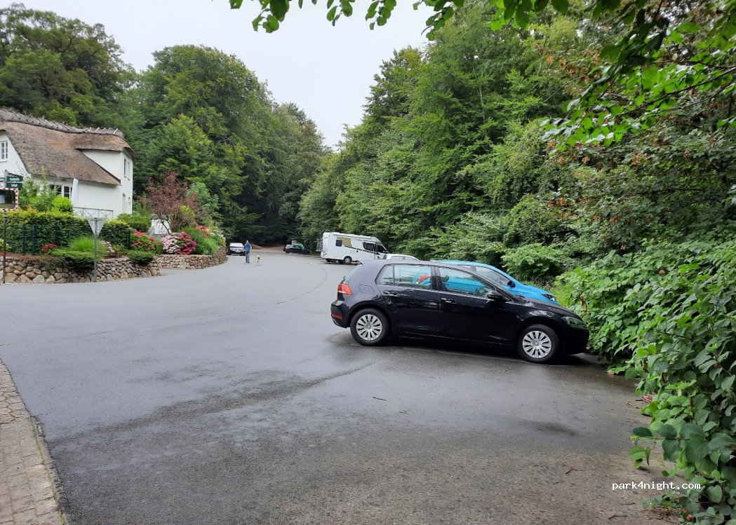 Parkplatz Dolmenpfad / Friedeholz — foto