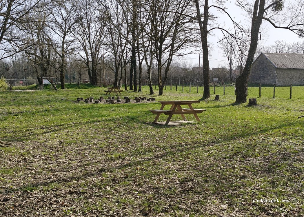 (01350) Ceyzérieu - Rue Trichon — foto 5
