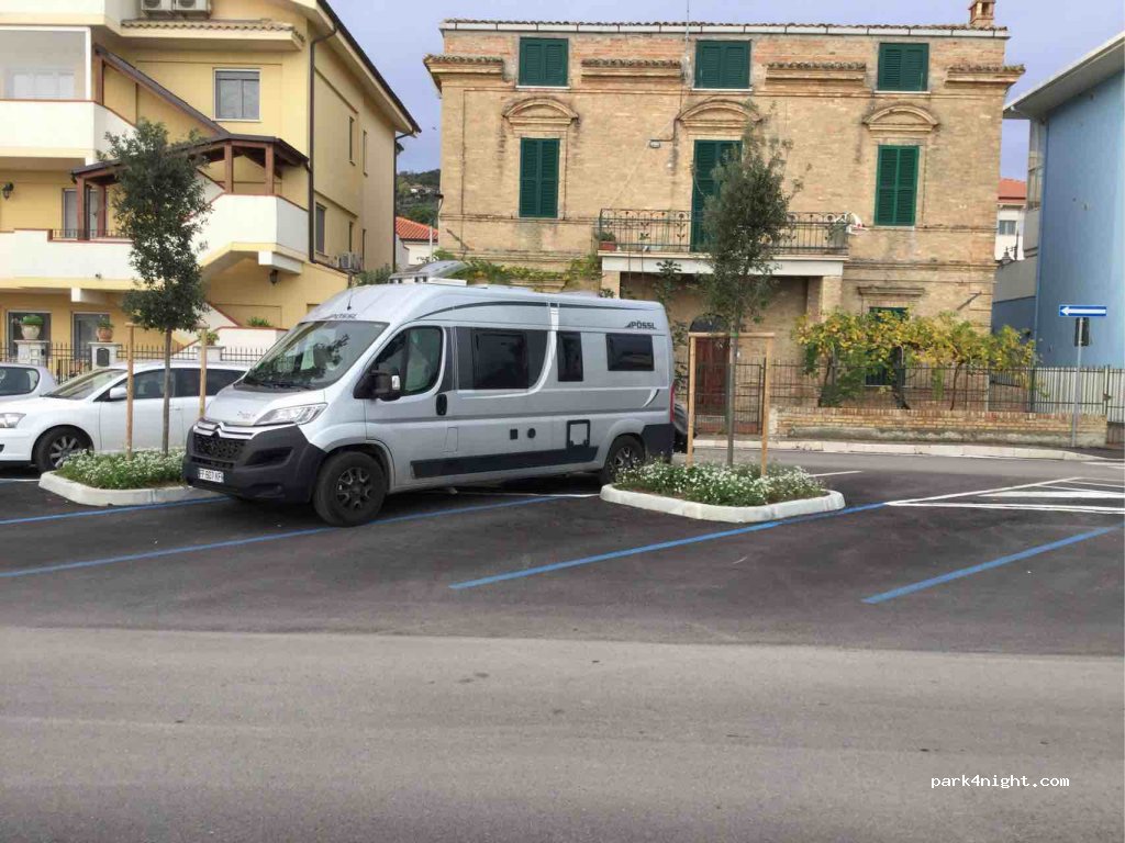 (64028) Silvi - 2 Piazza Nenni — foto 3
