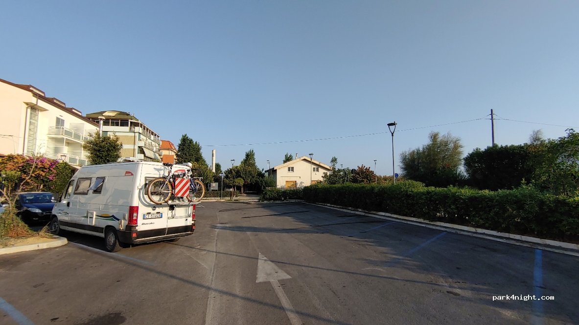 (64028) Silvi - 2 Piazza Nenni — foto 4