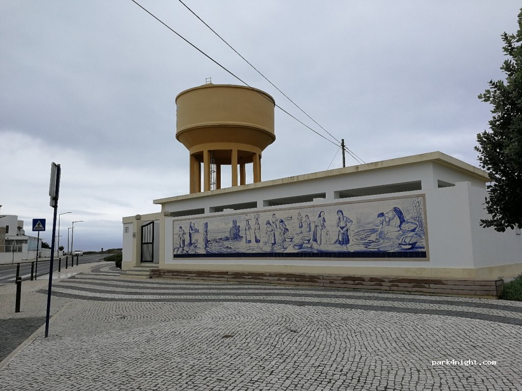 (2520-225) Peniche - 11 Beco dos Pescadores — foto