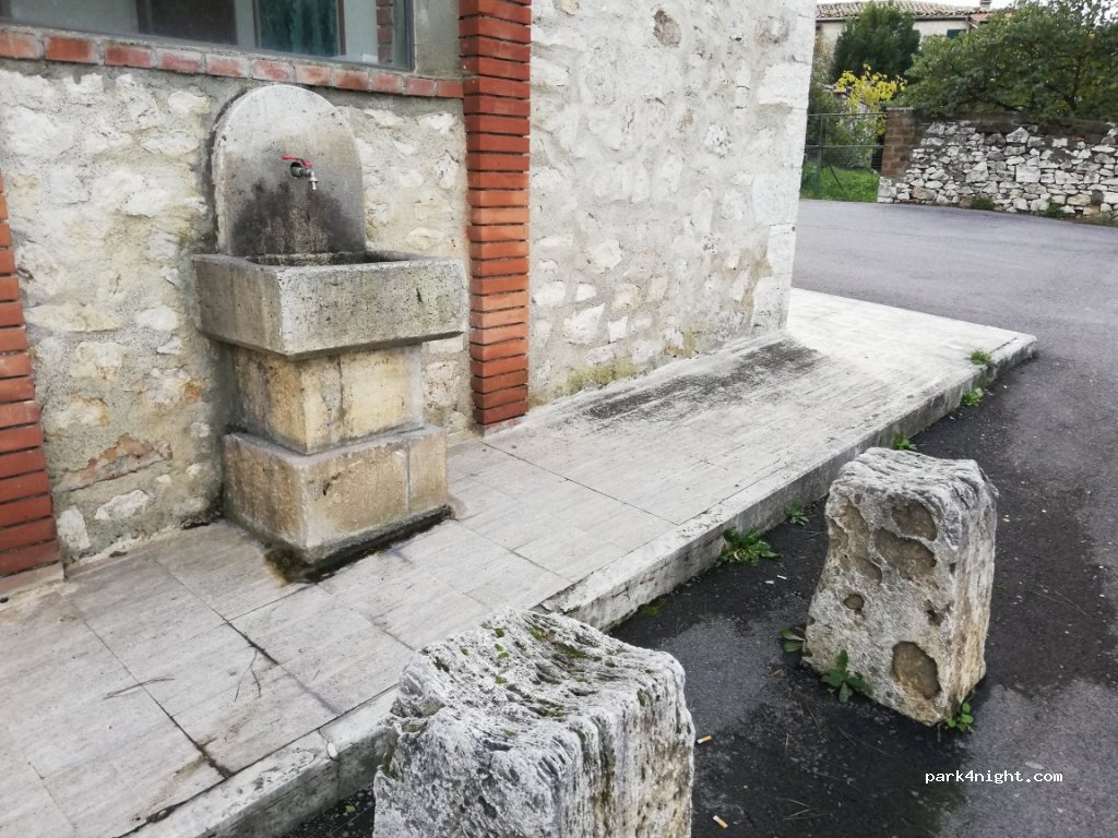 (58014) Saturnia - 4 Piazza Benvenuto di Giovanni — foto