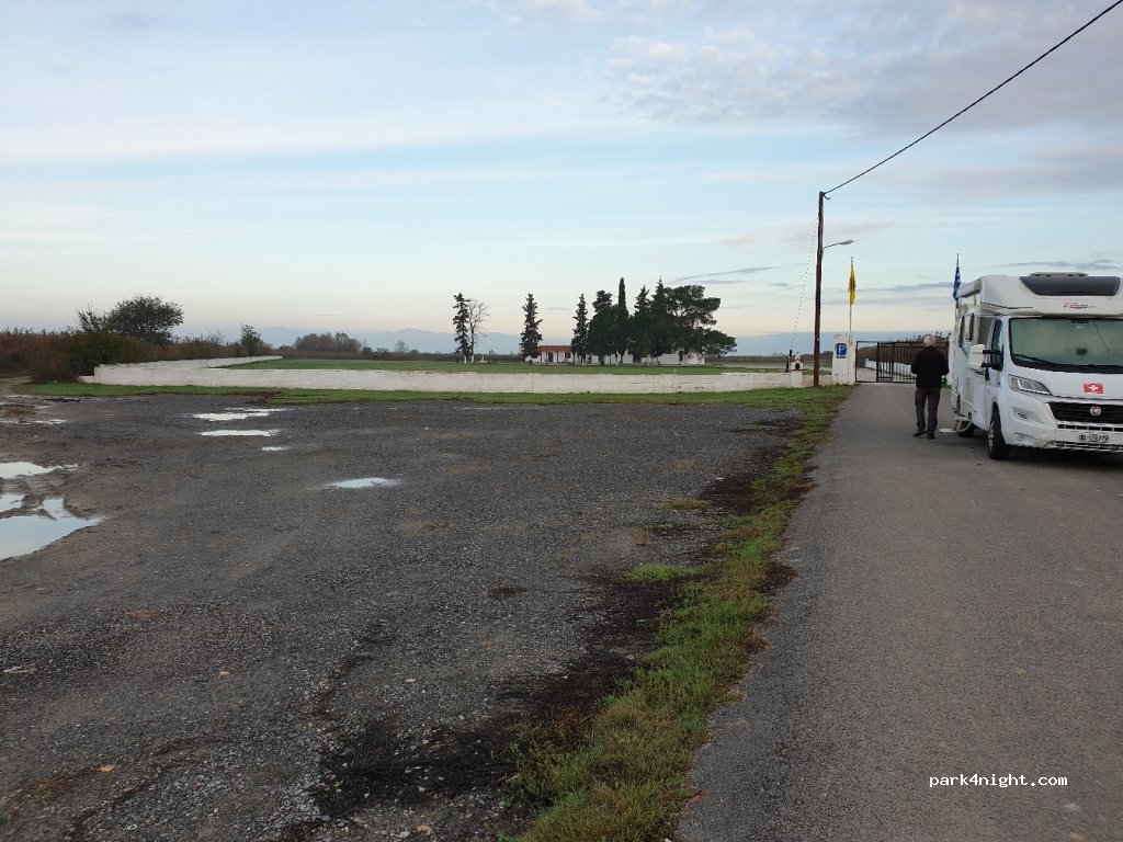 (573 00) Axios - Unnamed Road — foto