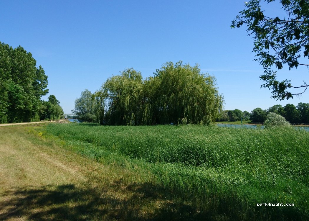 (71700) Uchizy - Voie Bleue (Tournus - Mâcon) — foto 2