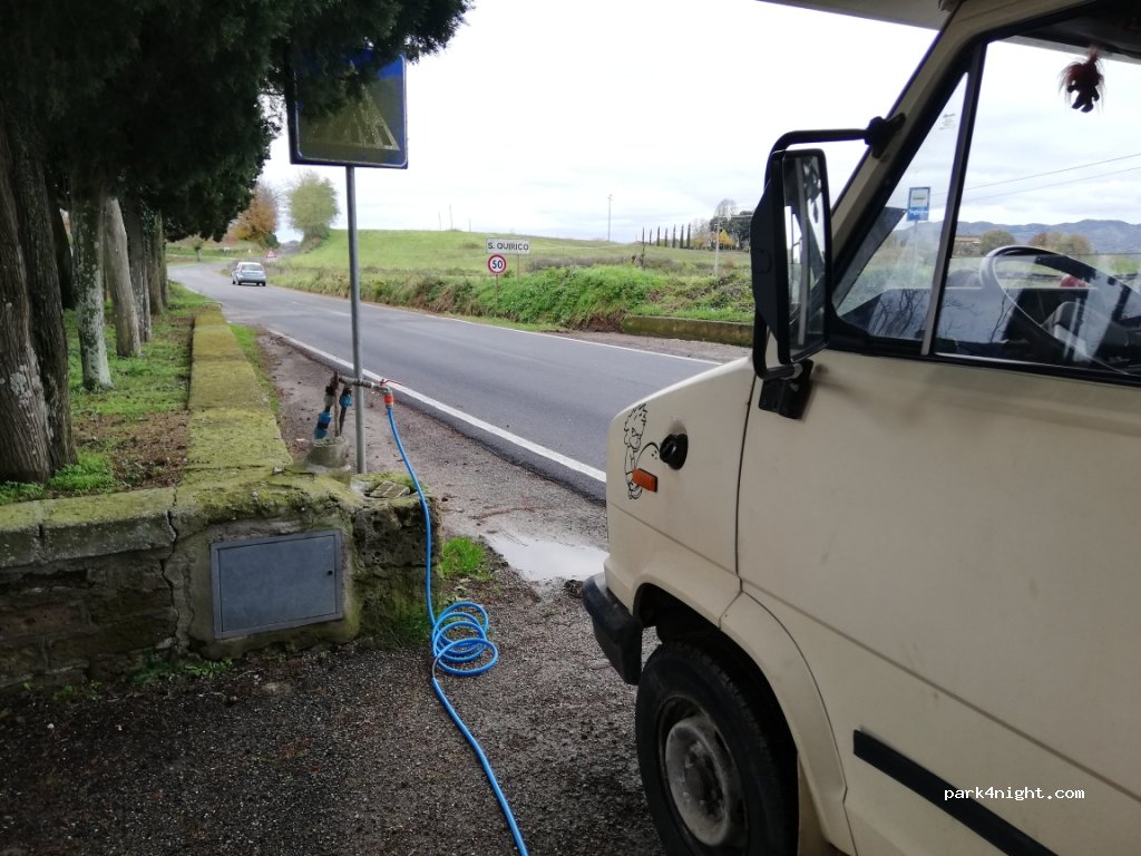 (58010) Sorano - Strada Provinciale Pantano — foto