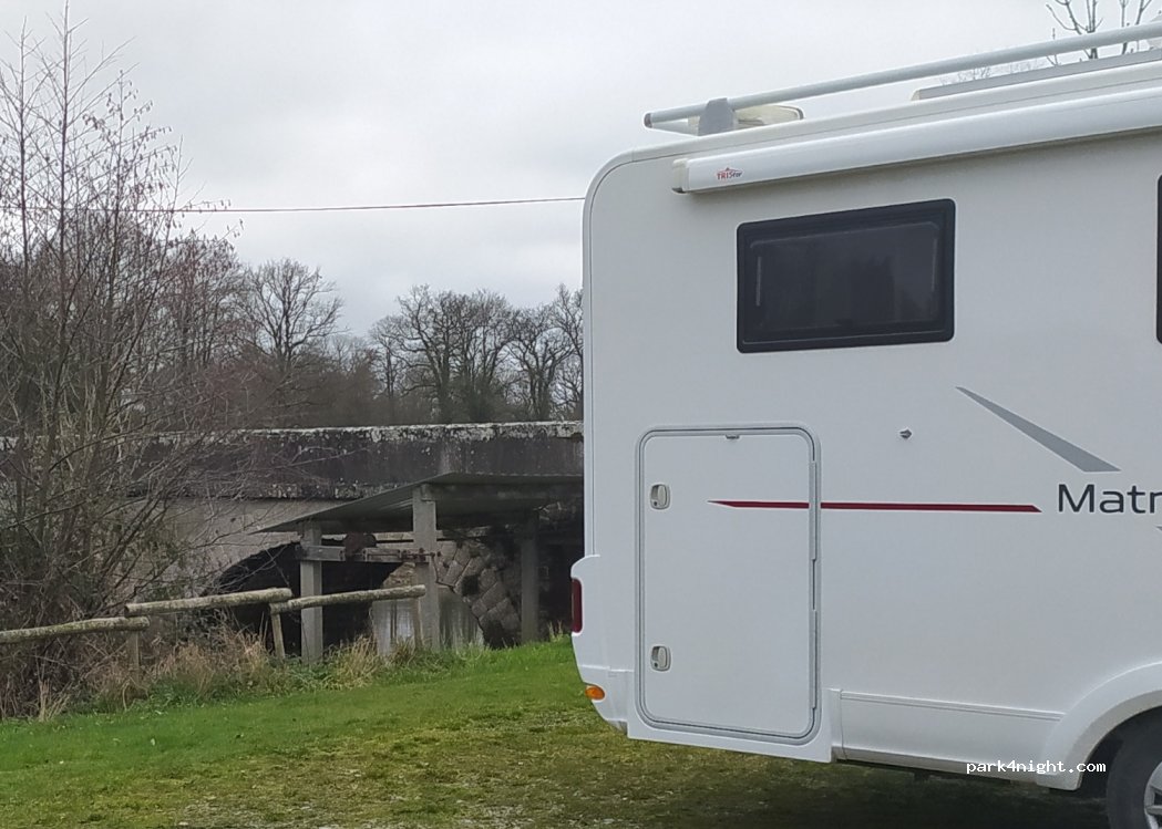 Aire Camping-Car Park d'Azay-sur-Thouet — foto 3