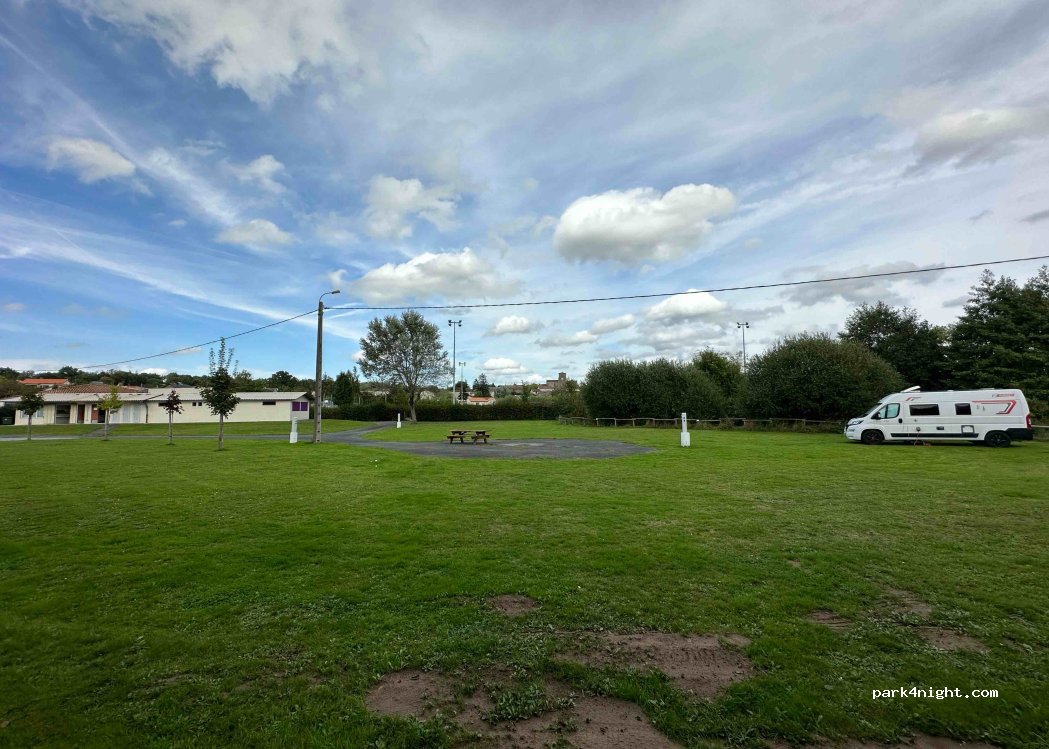 Aire Camping-Car Park d'Azay-sur-Thouet — foto 4