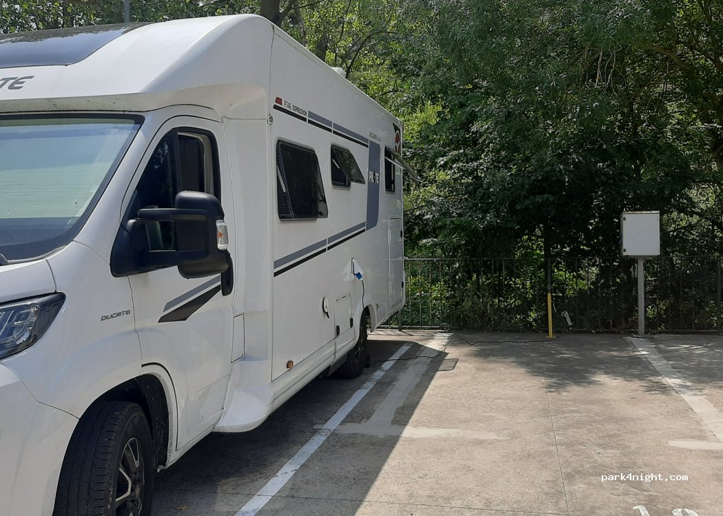 AREA AUTOCARAVANA CARAVANA CAMPER SOBRÓN — foto 3