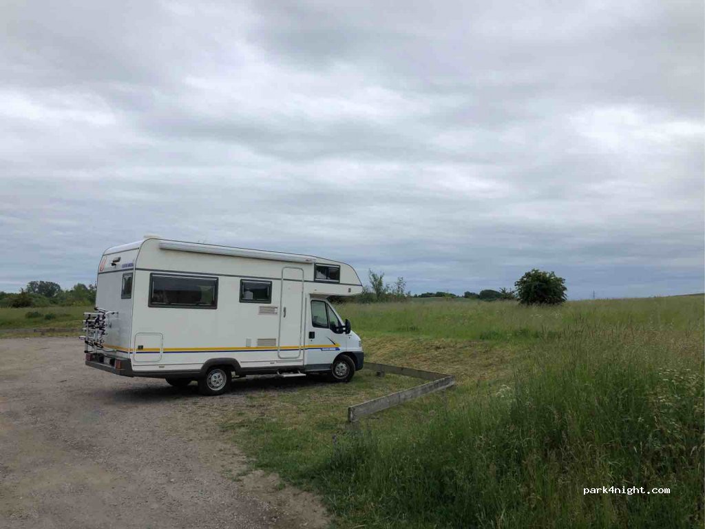 Parking Krusebergsvägen — foto
