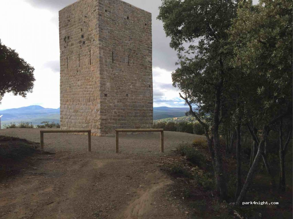 (83690) Tourtour - Chemin de la Tour Grimaldi — foto