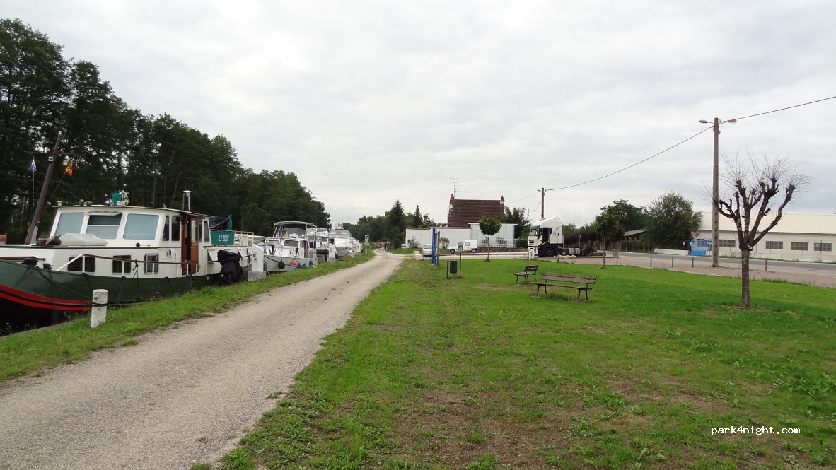 (21270) Maxilly-sur-Saône - D976 route de Talmay — foto