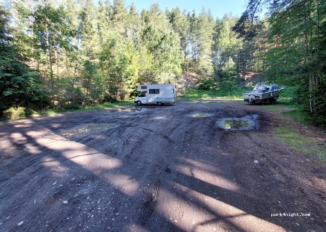 (749 48) Enköping - 3 Klubbholmsvägen — foto 2