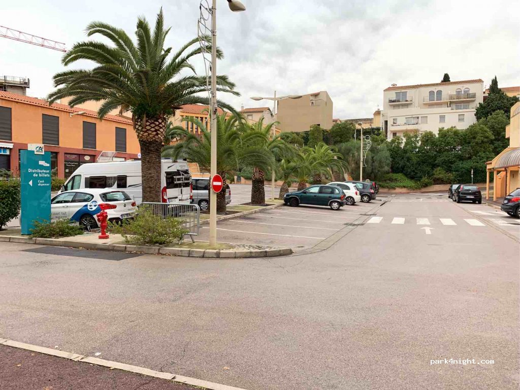 (66180) Villeneuve-de-la-Raho - 7 Place des Deux Catalognes — foto