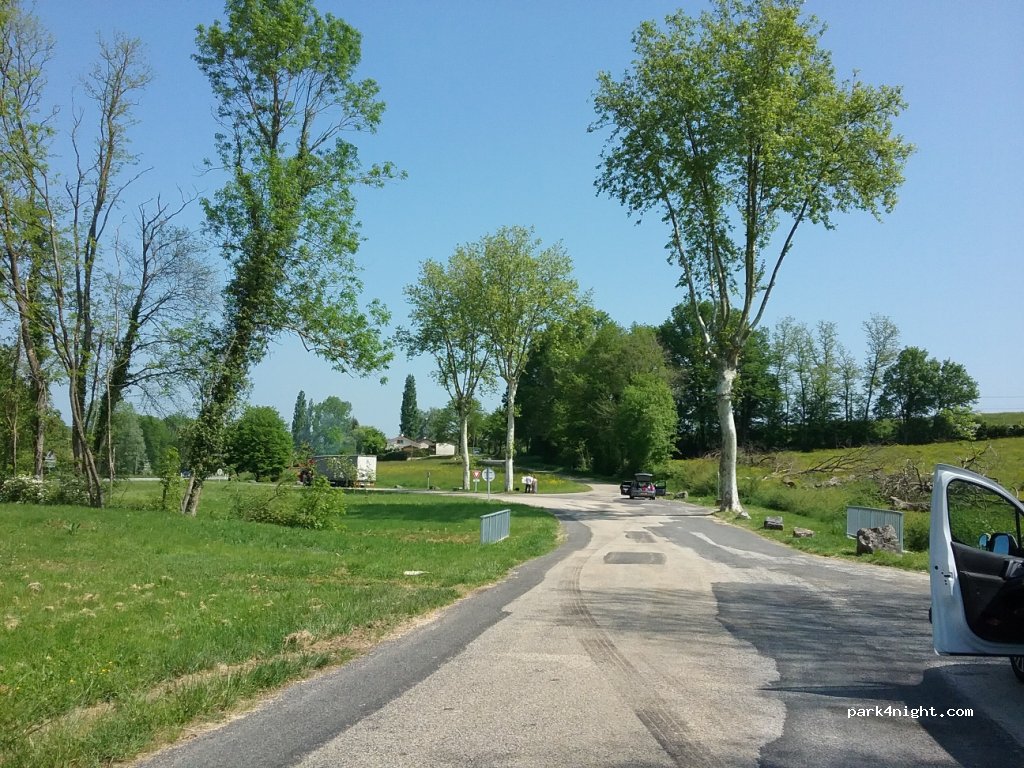 (01370) Villemotier - D1083 — foto 3