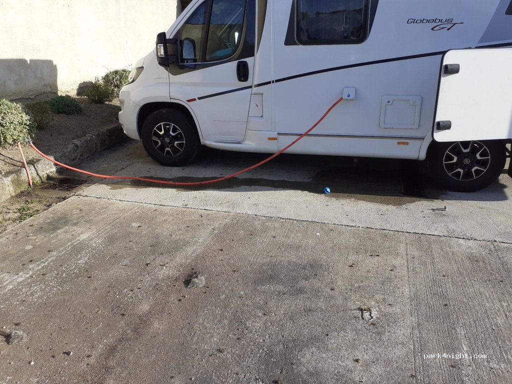 (49260) Le Puy-Notre-Dame - 3-4 Place du Gâte Argent — foto 2