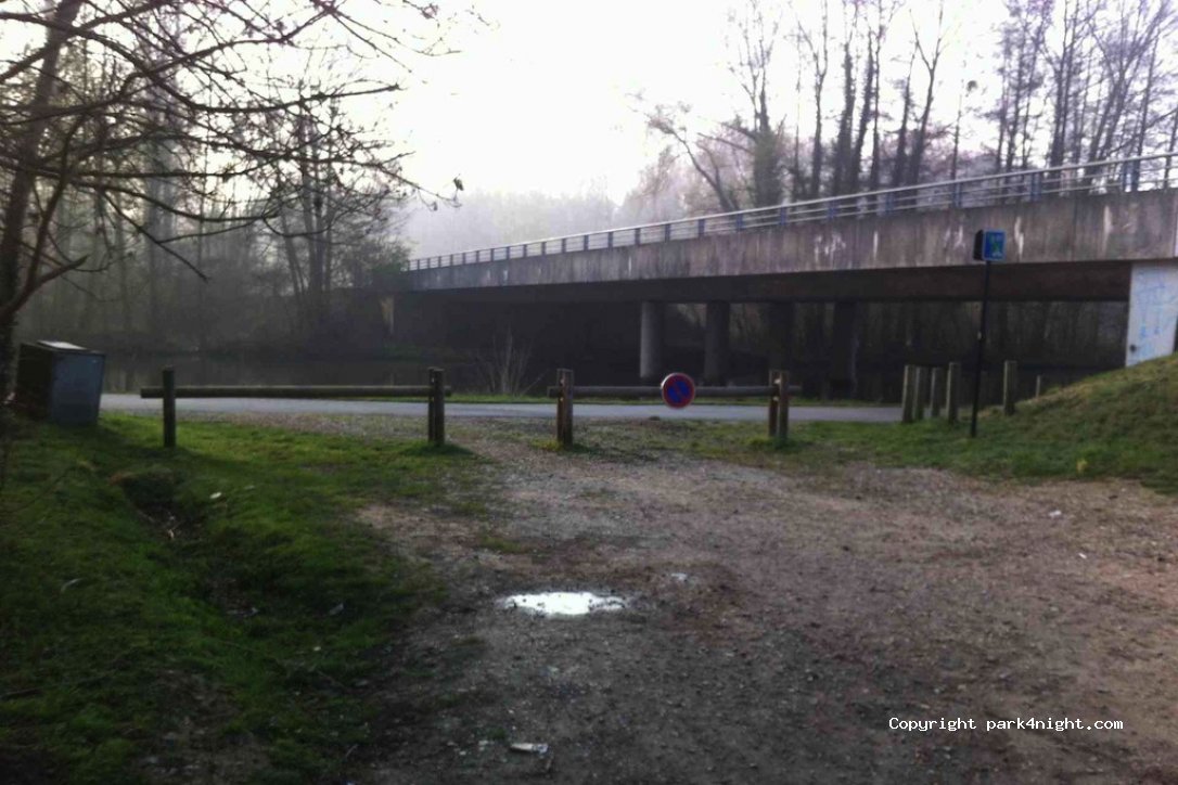 (27100) Le Vaudreuil - Chaussée du Vexin — foto