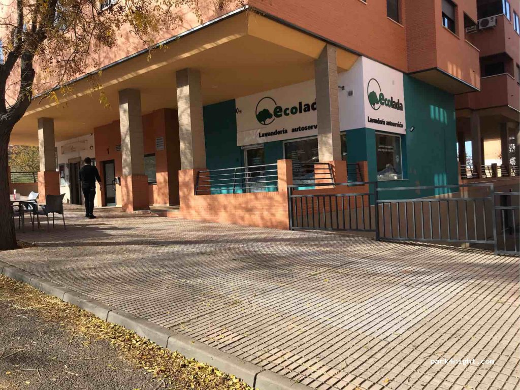 (10004) Cáceres - 1 Avenida de Extremadura — foto