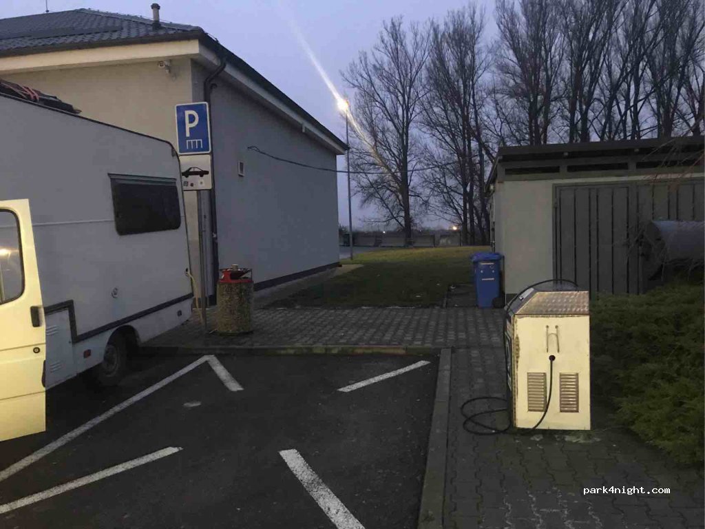 (916 33) Hrádok - D1 — foto