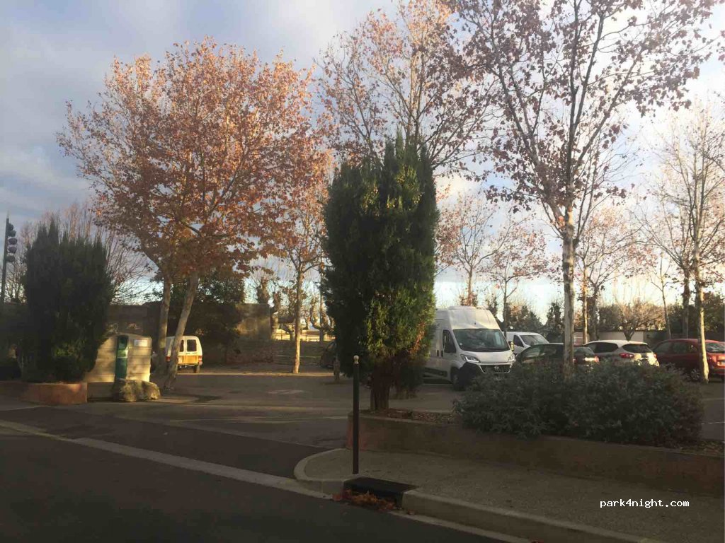 (11700) Capendu - 1 Avenue de la République — foto