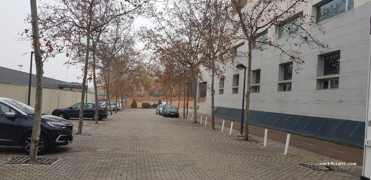 (28760) Tres Cantos - 2 Plaza del Ayuntamiento — foto 2