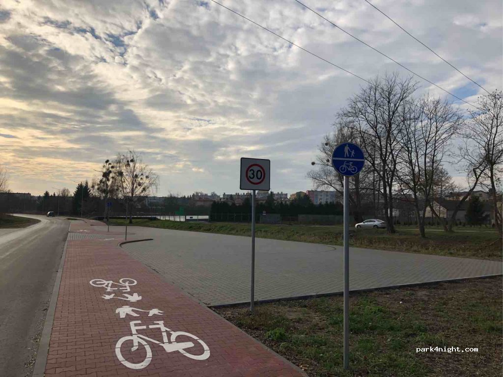 (26-900) Kozienice - 22A Parkowa — foto
