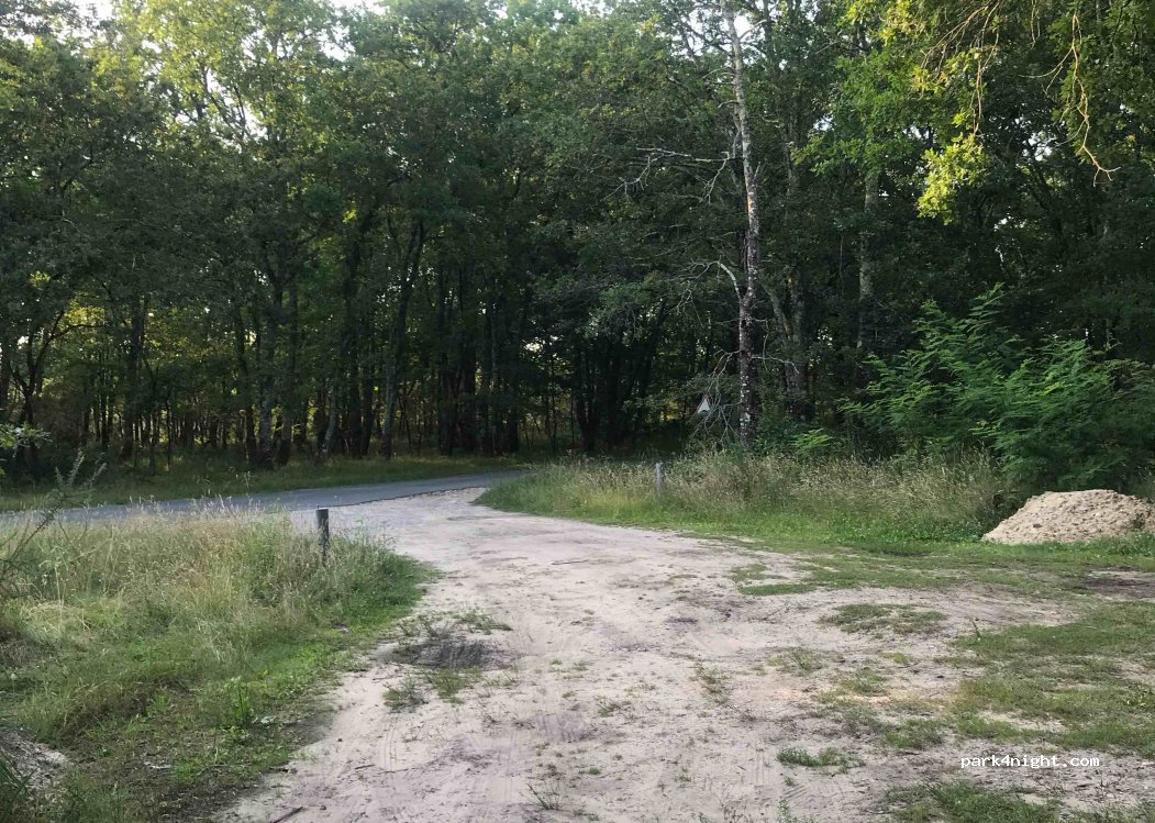 (33127) Saint-Jean-d'Illac - Avenue du Duc de Lorge — foto 2