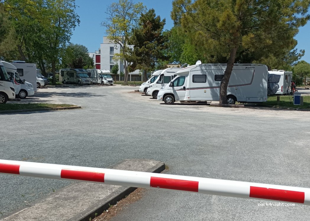 (17200) Royan - 15 Rue Bel-air — foto