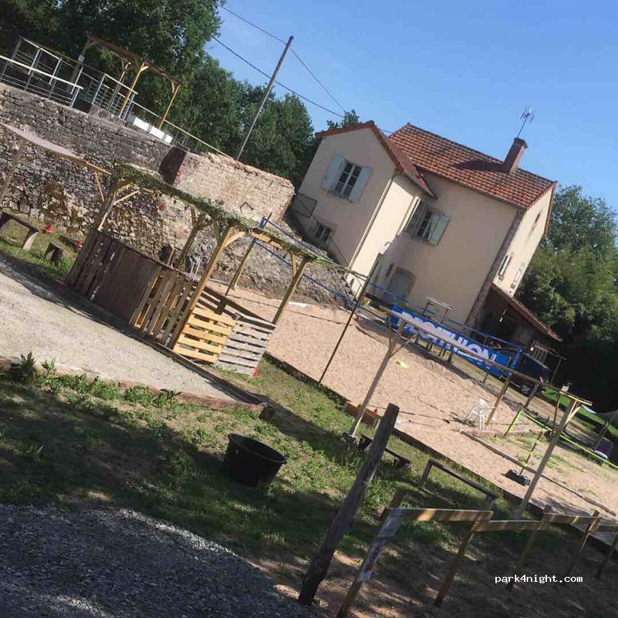 (18360) Épineuil-le-Fleuriel - 260 La Queugne — foto