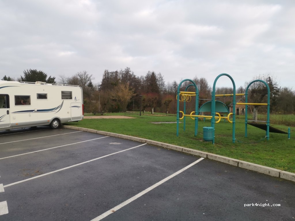 (02570) Chézy-sur-Marne - 6 Avenue de la Libération — foto 2