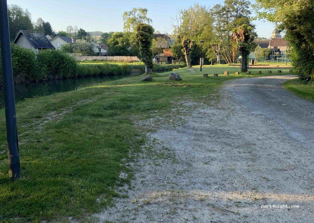 (02570) Chézy-sur-Marne - 6 Avenue de la Libération — foto 5