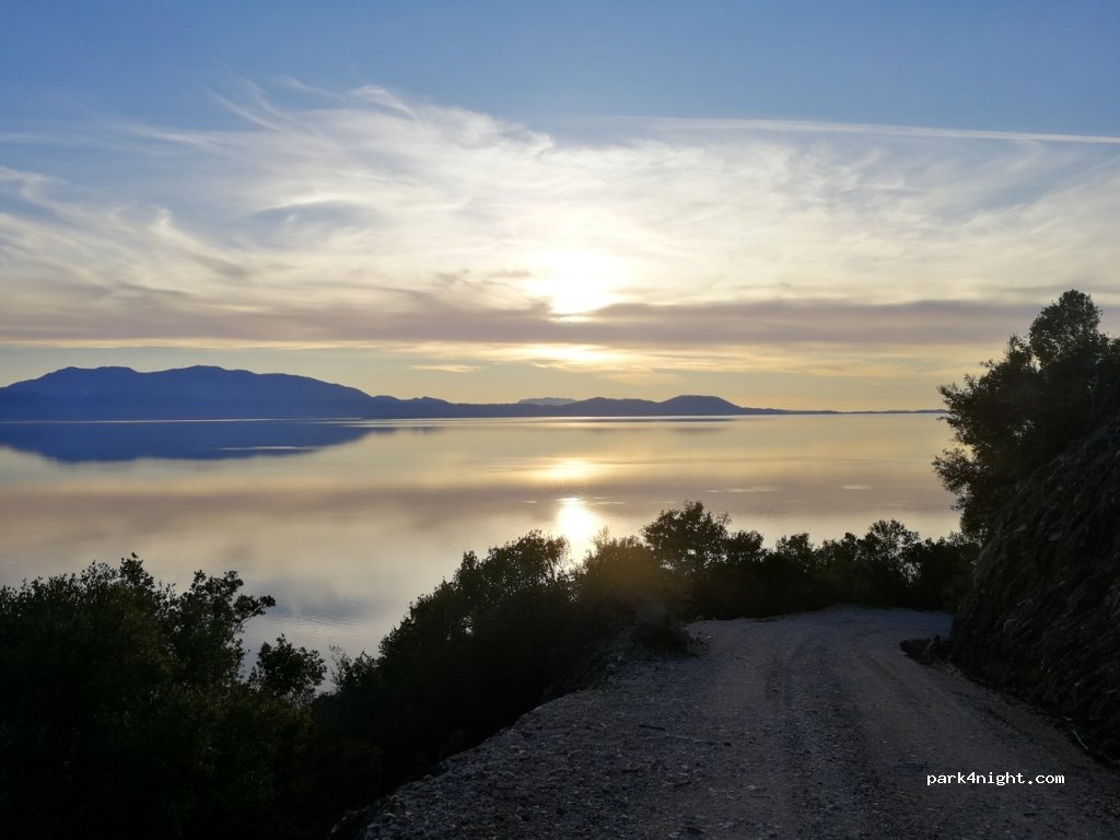 (305 00)  - Ethniki Odos Agriniou Artas — foto 2