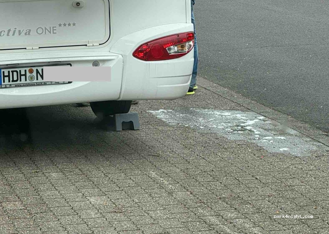 WOHNMOBILSTELLPLATZ am SPORTZENTRUM — foto 5