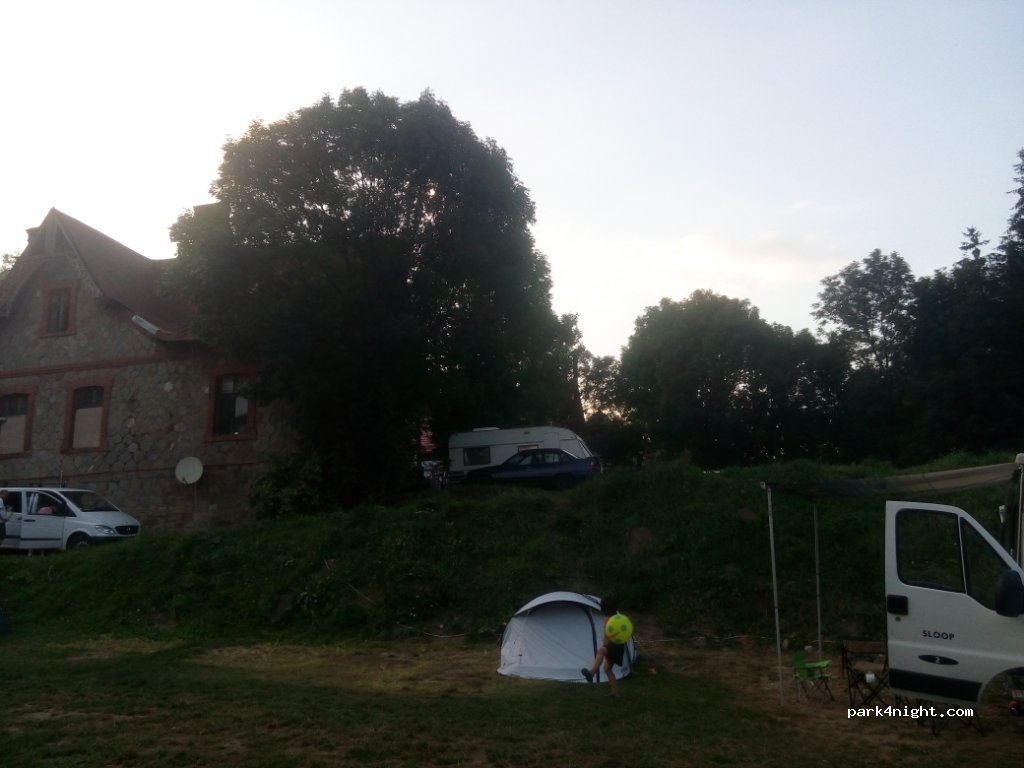 (105500) Bușteni - 64 Bulevardul Independenței — foto 3
