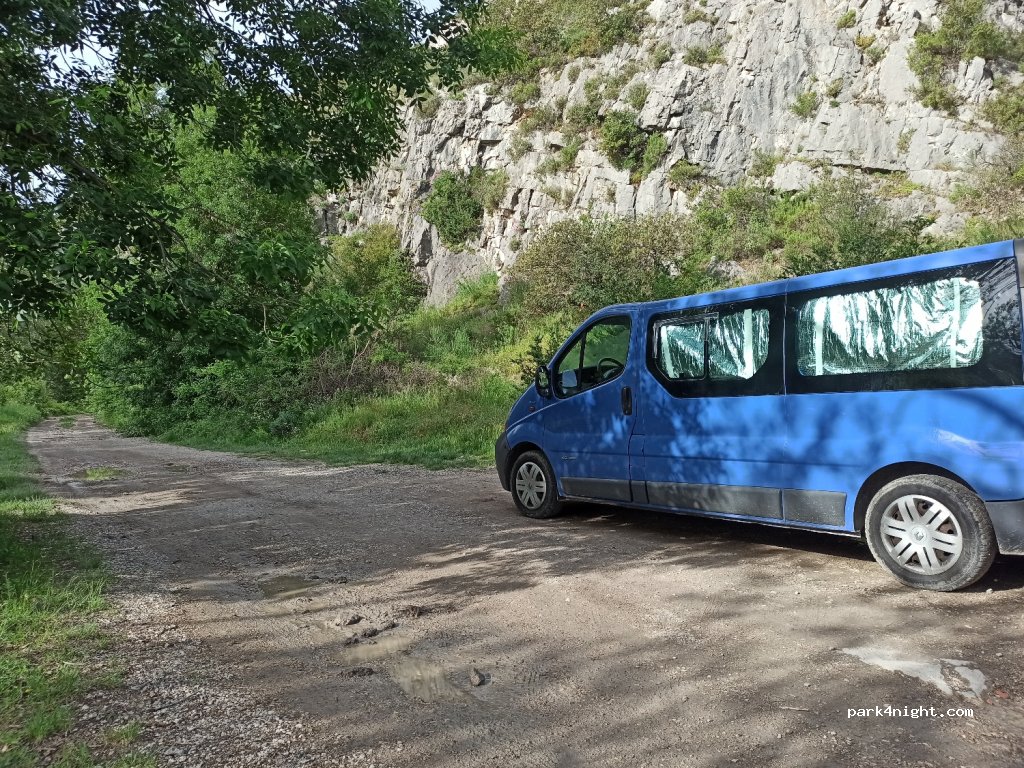 (13660) Orgon - Chemin de la Fanfarline — foto