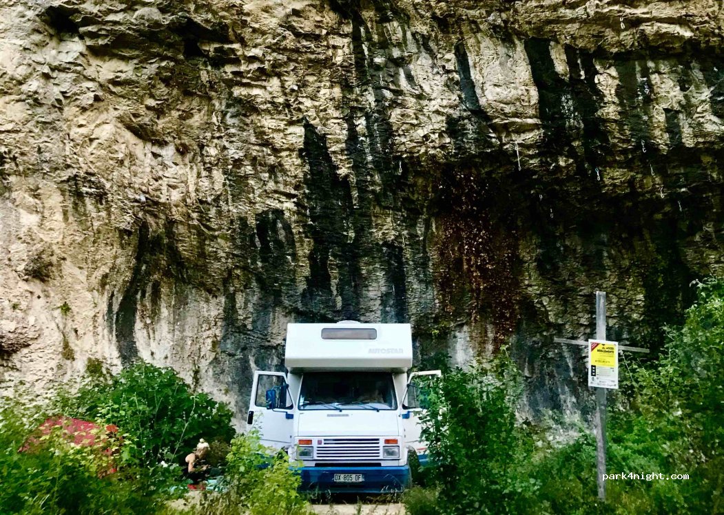 (13660) Orgon - Chemin de la Fanfarline — foto 2