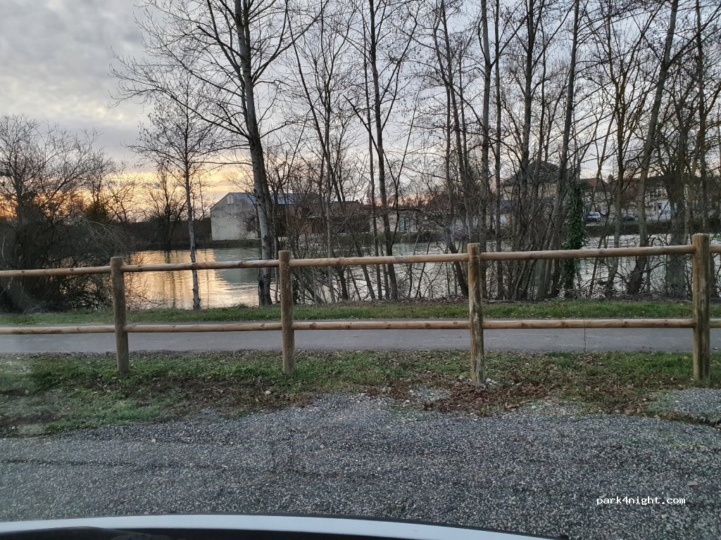 (51260) Marcilly-sur-Seine - 1 Route de Romilly — foto