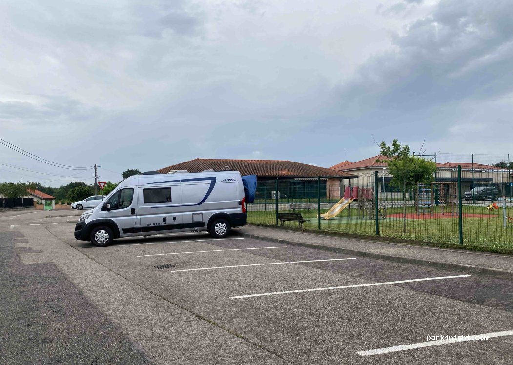 (38550) Auberives-sur-Varèze - 104 Rue des Écoles — foto 2
