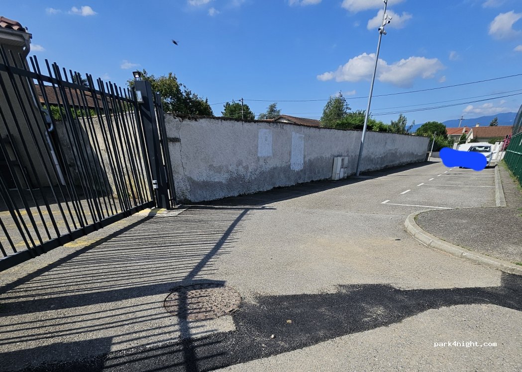(38550) Auberives-sur-Varèze - 104 Rue des Écoles — foto 3